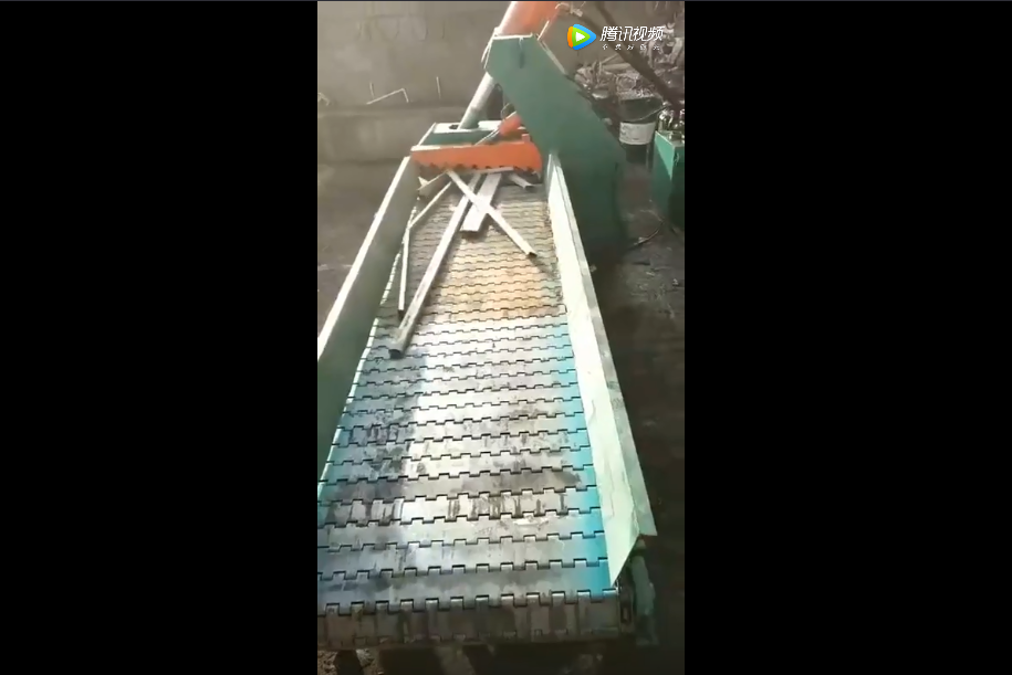 金屬剪切機工作現(xiàn)場視頻