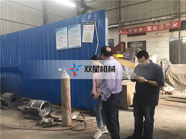 <a href='http://www.lingzhuan99.cn' target='_blank'><span>金屬撕碎機(jī)</span></a>巴基斯坦客戶來訪