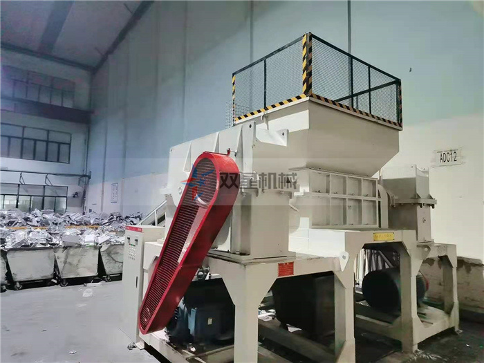 金屬撕碎機(jī)設(shè)備配電柜適用性強(qiáng) 金屬撕碎機(jī)設(shè)備配電柜適用性強(qiáng)